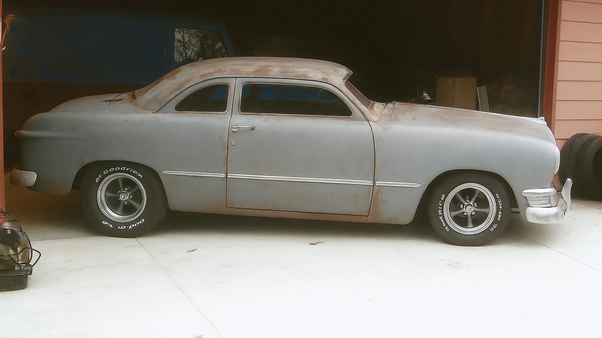 Mikes CarCreations garage photo