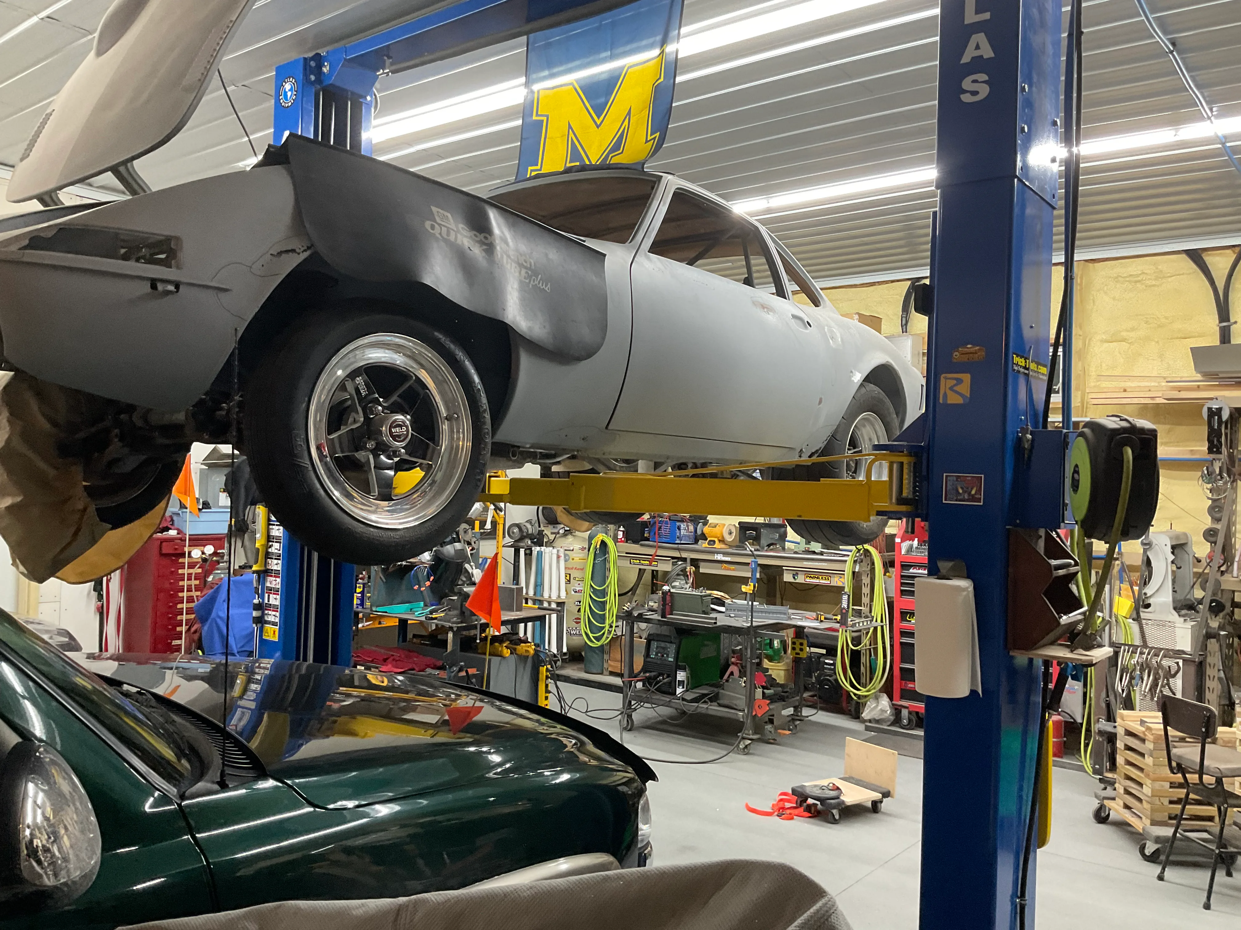 Roadrunner garage photo