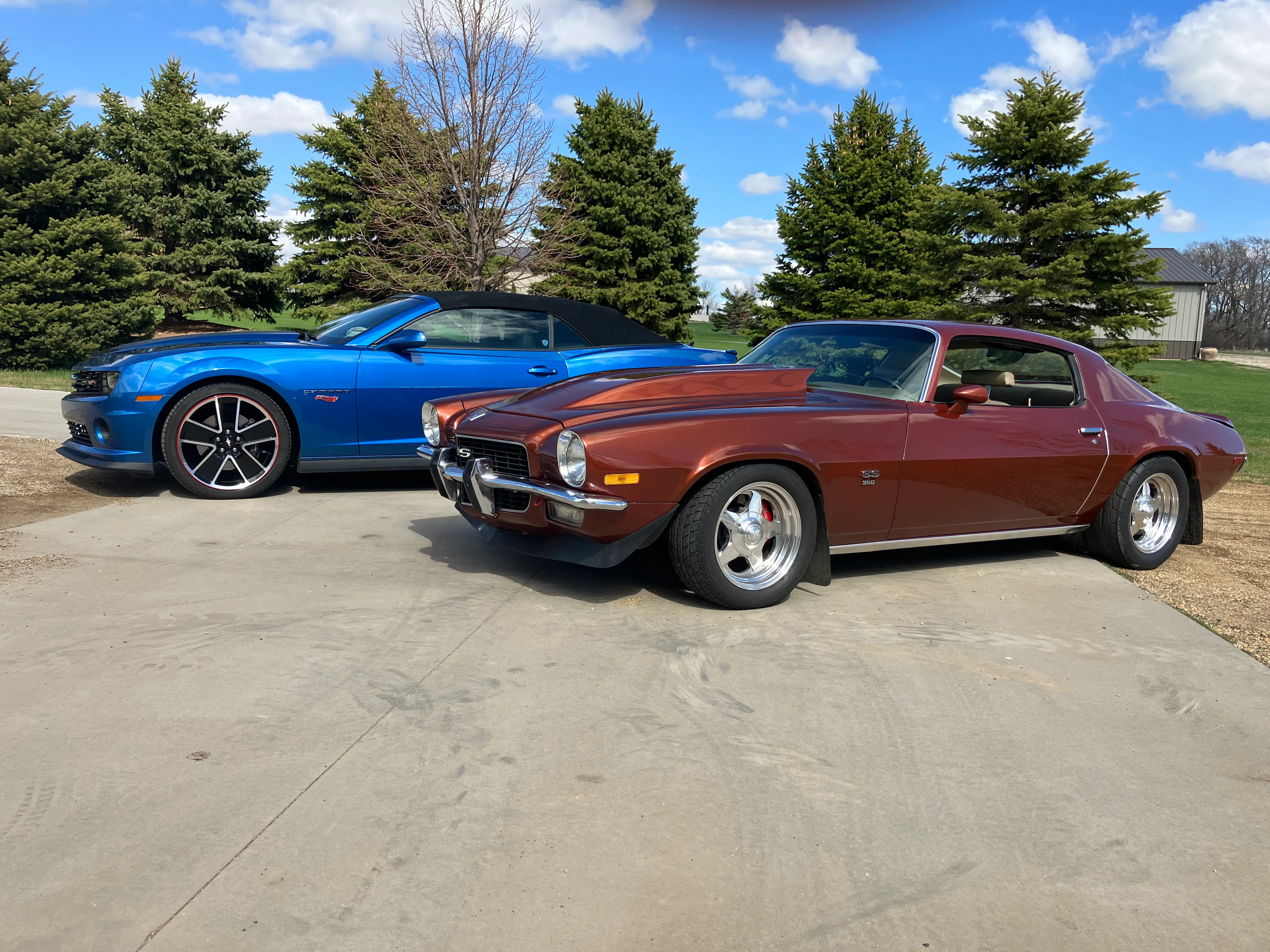 Martys Toy Shop garage photo