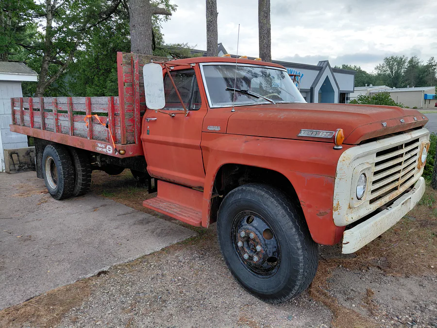 67 F600
Former grain truck from Iowa