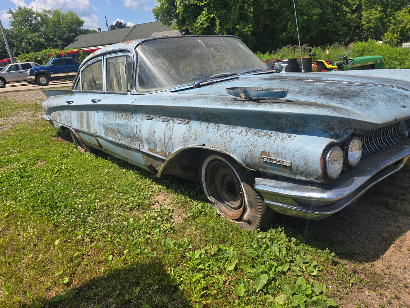 Buick Invicta