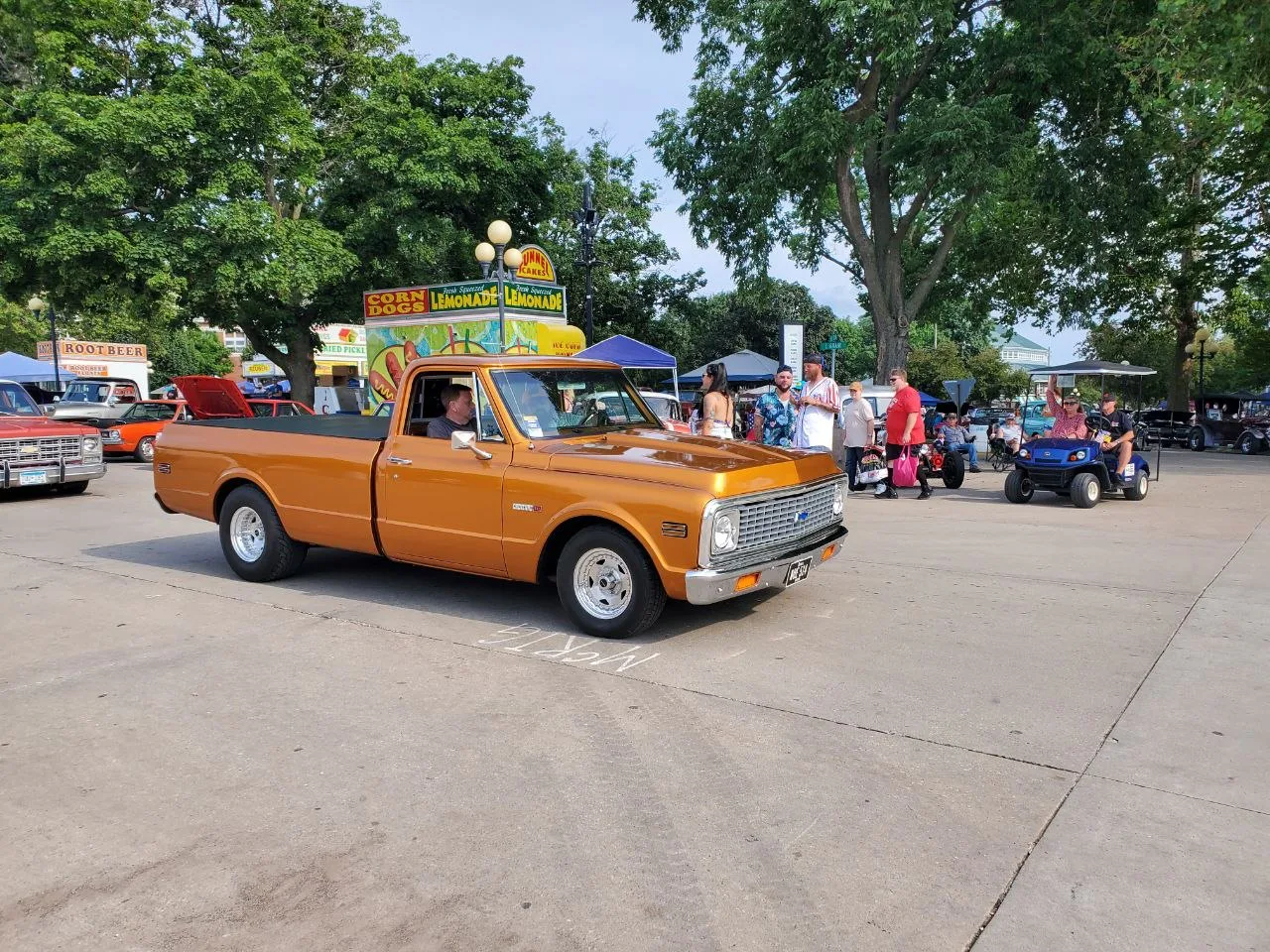Amoeta's Garage garage photo